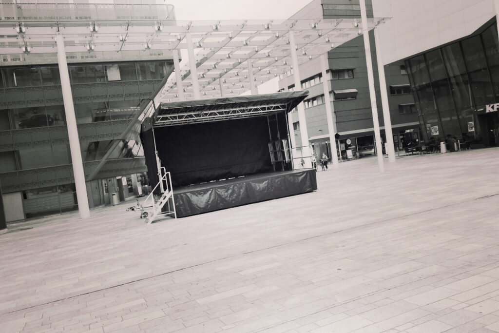 Stage 30 M